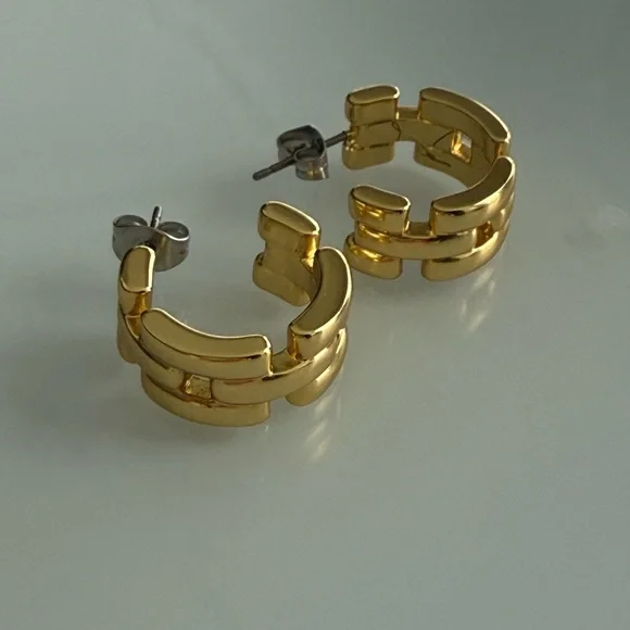 Madewell Chunky Gold Earrings - Picture 4 of 4
